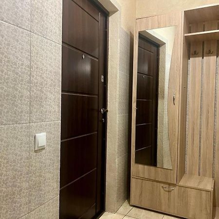 Studio Apartment Metro Pechersk Kiev Dış mekan fotoğraf