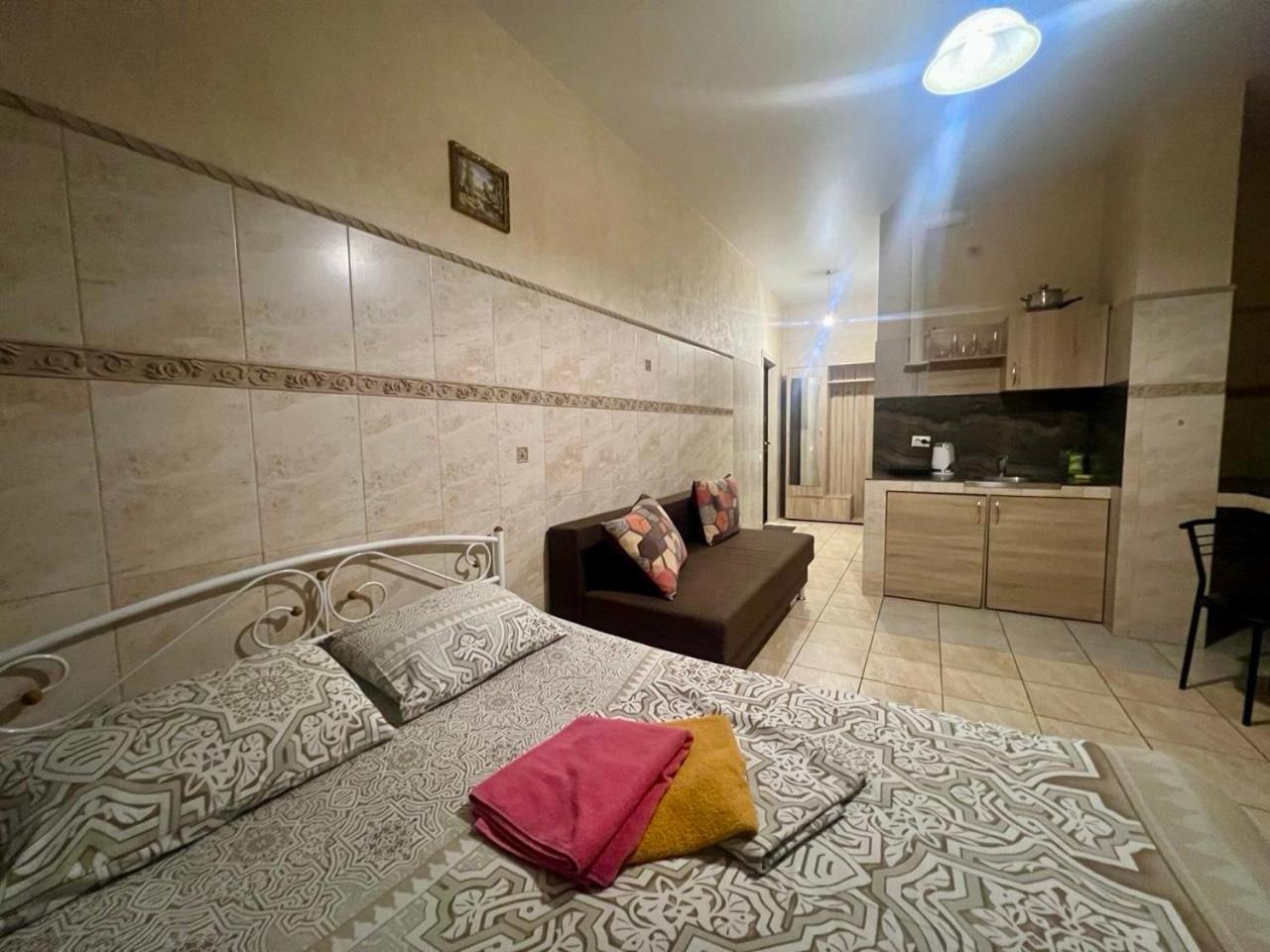 Studio Apartment Metro Pechersk Kiev Dış mekan fotoğraf