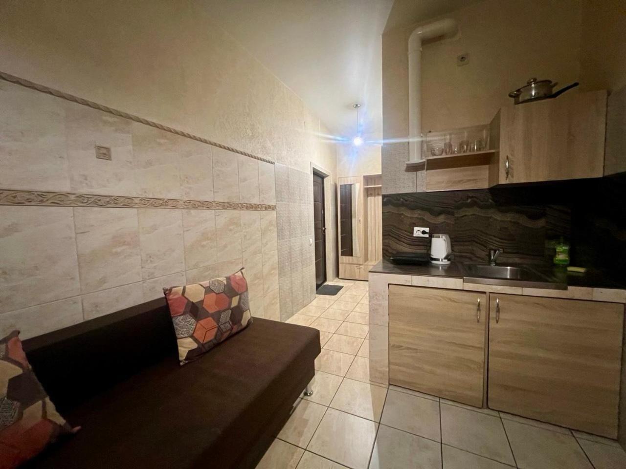 Studio Apartment Metro Pechersk Kiev Dış mekan fotoğraf