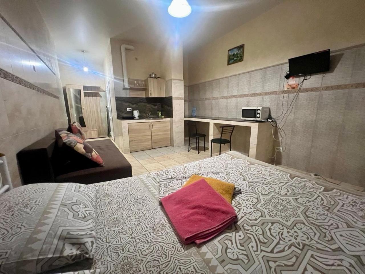 Studio Apartment Metro Pechersk Kiev Dış mekan fotoğraf
