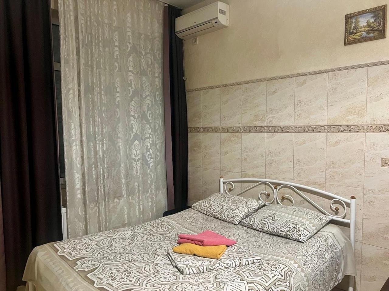 Studio Apartment Metro Pechersk Kiev Dış mekan fotoğraf